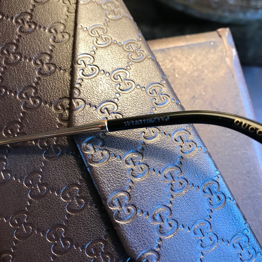 Authentic GUCCI 41mm Gold/crystals pres glasses - Picture 6 of 8